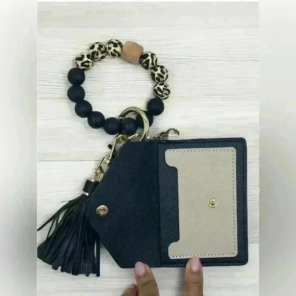 Silicone Beaded Wristlet Bracelet Keychain Wallet Bangle Keyring Tassel Women - Picture 4 of 7